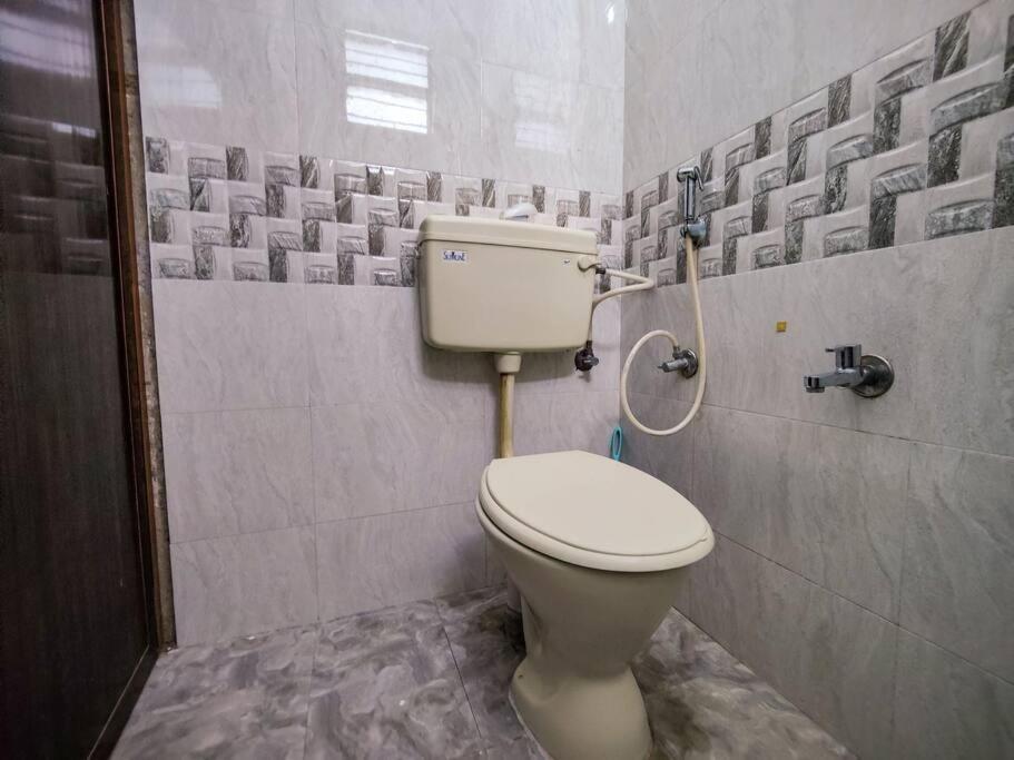Comfy 2-Bedroom House In Sanjaynagar, Bengaluru Eksteriør billede