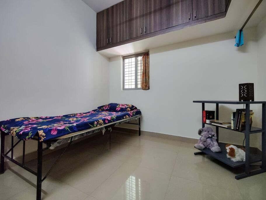 Comfy 2-Bedroom House In Sanjaynagar, Bengaluru Eksteriør billede